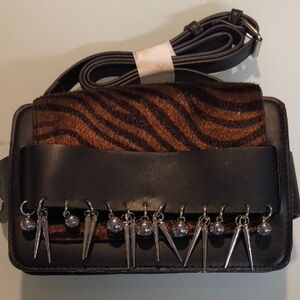 mark. Black Leather Bag with Silver Zipper